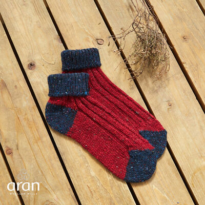 Aran Woollen Mills Unisex Red Ankle Socks